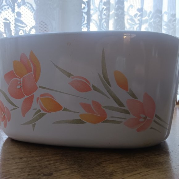 Corning 3 Quart casserole dish W/ Lid- Peach Floral - Picture 5 of 6